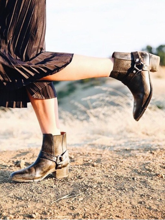 Frye Shoes - Frye Women's Dara Harness‎ Leather Chelsea Boot Sz 9